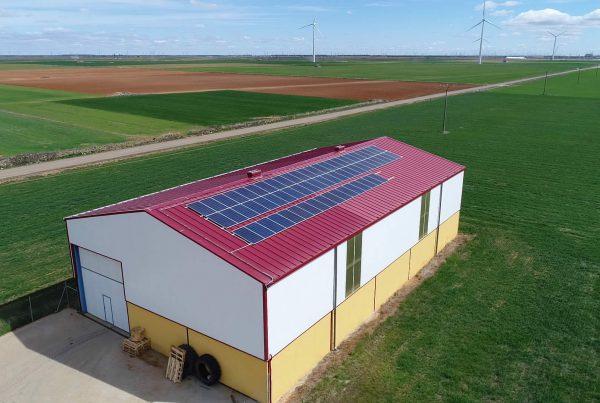 Instalación de cubierta solar en Granja Teodoro, Valladolid - Eidf Solar